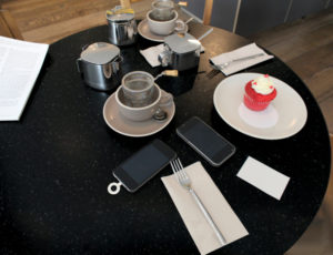 Corian charging surface - cafe